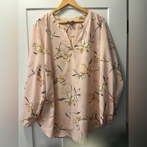 Long sleeve floral tunic.